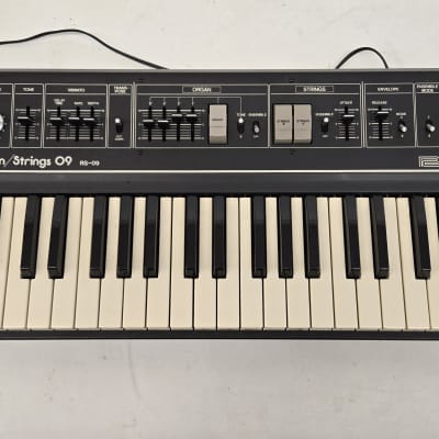 Roland  RS-09 44 Key Organ / String Synthesizer Keyboard 1980 Includes Original Carry Case