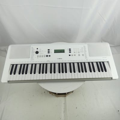Used Yamaha EZ-300 DIGITAL KEYBOARD Keyboards 61-Key