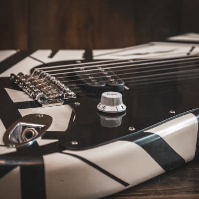 EVH Striped Series '78 Eruption, Maple Fingerboard, White with Black Stripes Relic image 10
