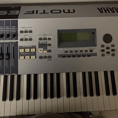Yamaha Motif ES 8 Production Synthesizer 2000s - Gray