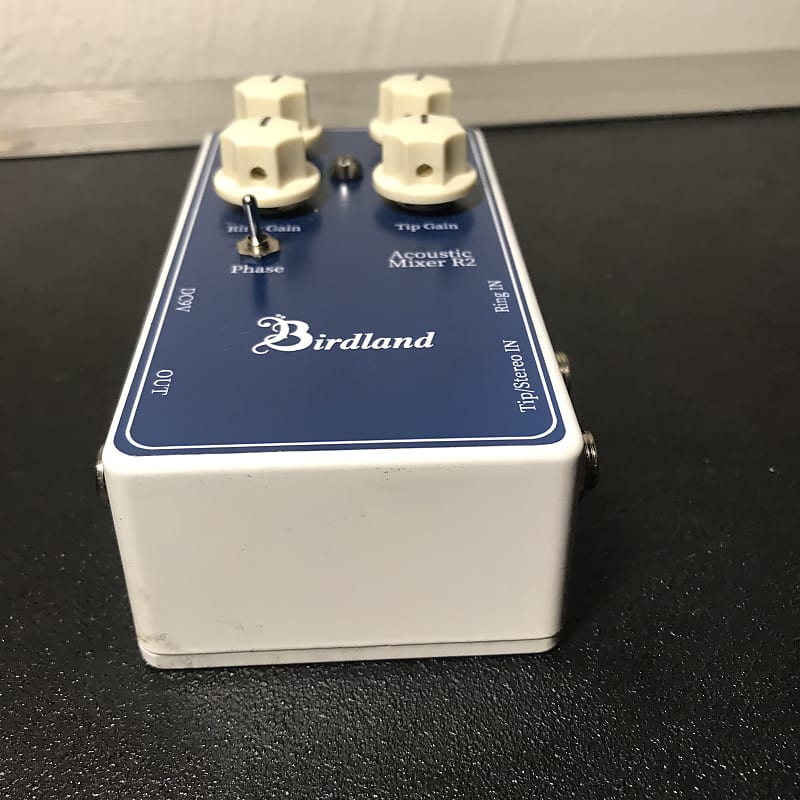 RARE Birdland Acoustic Mixer R2 // Acoustic Preamp ... blend two pickups on  your acoustic guitar!