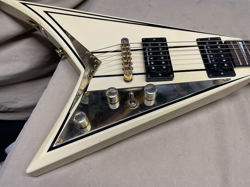 Jackson RR5 RR-5 Randy Rhoads Flying V Guitar with Case MIJ Japan maybe  1996? 2006? White/Gold/Pinstripes