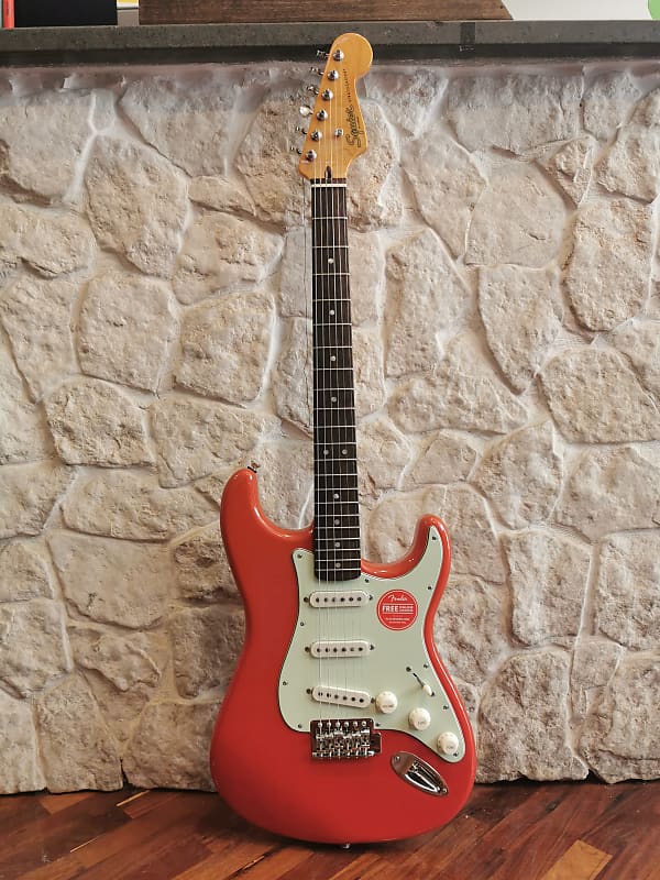 Squier Fender FSR Classic Vibe '60s Stratocaster 2021 Fiesta Red image 1