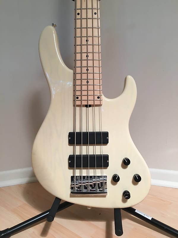 Sadowsky Metro M5-24