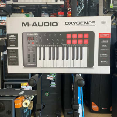 M-Audio Oxygen 25 MKV MIDI Keyboard Controller 2021 - Present - Black