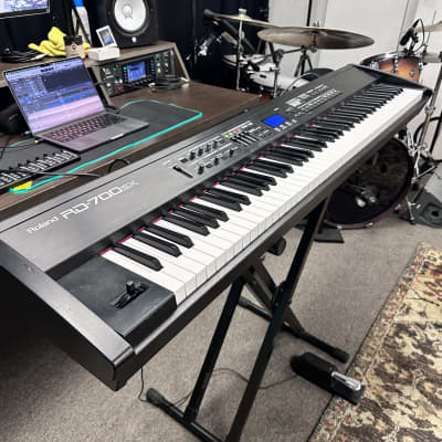 Roland RD-700SX 88-Key Digital Stage Piano - WITH PLAY THROUGH