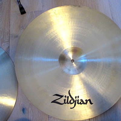Zildjian 22" Avedis Concert Band Orchestral Cymbals Pair image 7