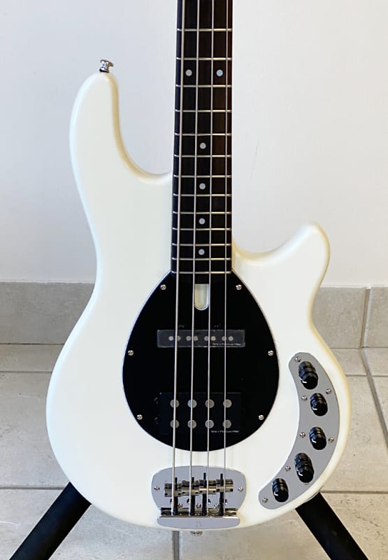 Marcus Miller Z7-5 Antique White – United States