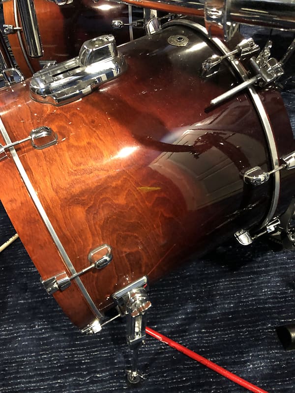 Tama Starclassic Performer Birch/BB 2010 Dark Cherry Fade Tama Starclassic Performer Birch/BB 2010 Dark Cherry Fade