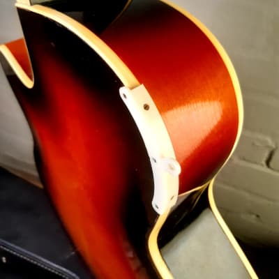 C1961 HOYER Perloid Esquire 19 with a solid top Archtop. image 17