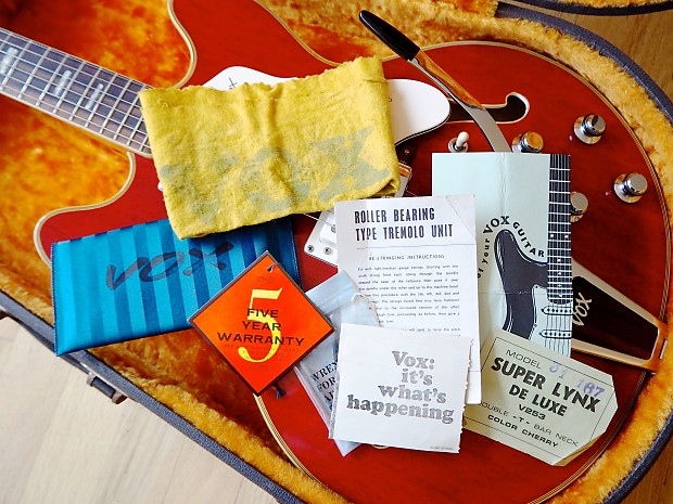 「Cay」 1960 VOLKSWAGEN KARMANN GHIA 4 SP MANUAL 2D COUPE