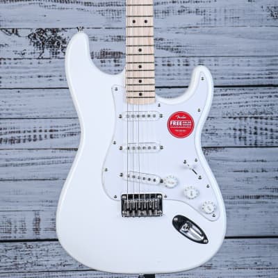 FENDER Squier Bullet Stratocaster Tremolo SSS LRL Arctic White | Reverb