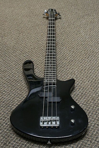 Washburn Black | Guitar Center