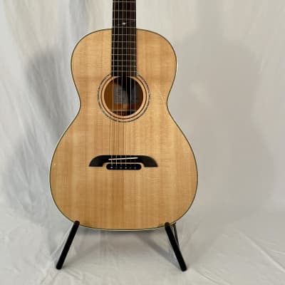 K Yairi KY NYM90V (MH SPR) (12 FRET 00 New Yorker