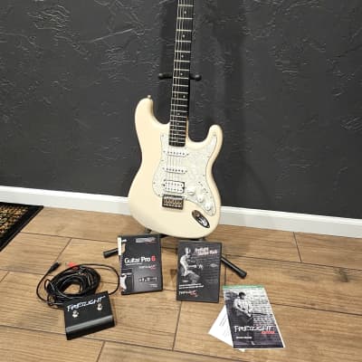 Fretlight FG-521 with Built-In Lighted Learning System - White image 7