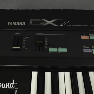 YAMAHA DX7 Digital Programmable Algorithm Synthesizer 【Very Good Conditions】 image 11