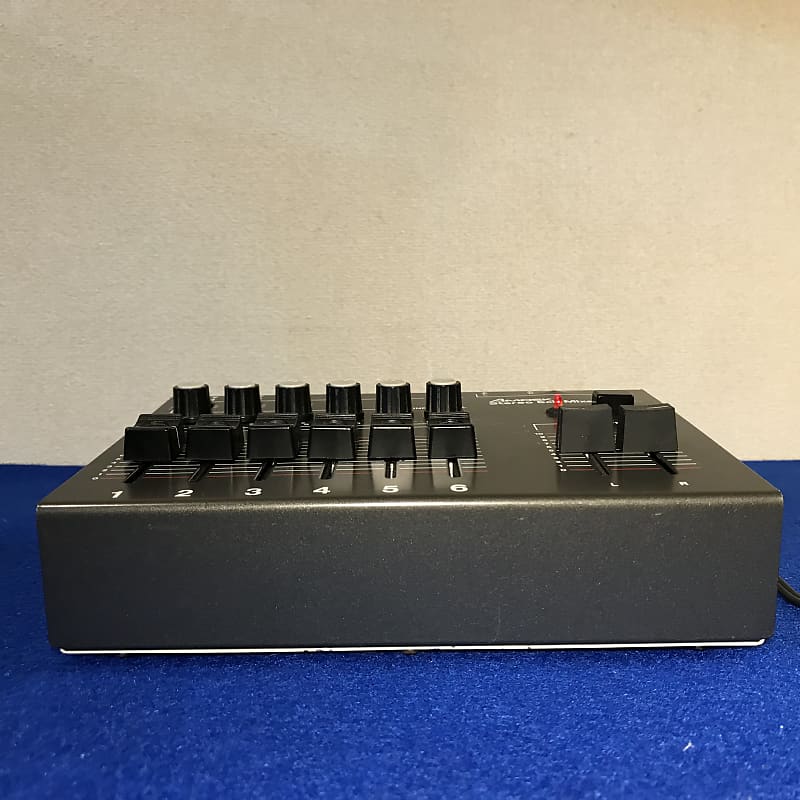 Awesome Amdek MXK-600 (Roland) 6 channel stereo mixer- Sweet