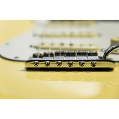 2014 Fender American Special/Standard Stratocaster vintage white image 18