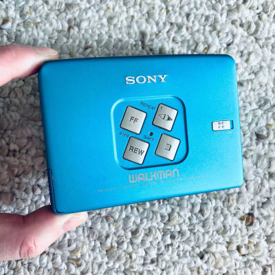Sony WM-EX633 Walkman Cassette Player, Excellent Rare Blue ! Tested & Working ! image 2