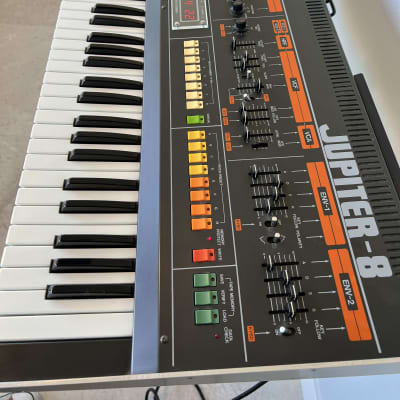 Roland Jupiter-8 61-Key Synthesizer with MD-8 module