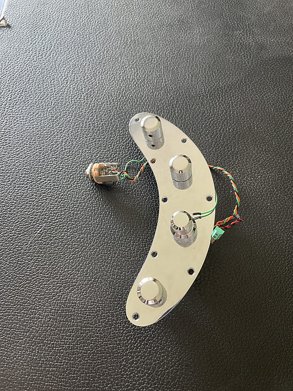 John East UK MMSR 3Band Music Man Stingray Bass Preamp Reverb