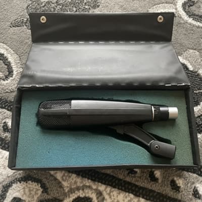 Sennheiser MD 421U5 Cardioid Dynamic Microphone 2002 - Present - Black image 3