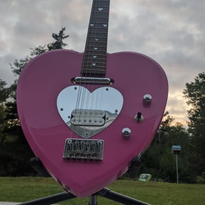 Daisy Rock HeartBreaker / Heart - Artist Series 2000's Pink Sparkle Heart image 1