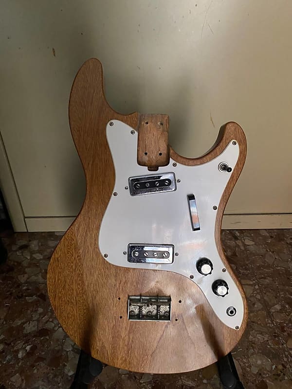 Melody Vintage body Bass Made in Italy Loaded image 1