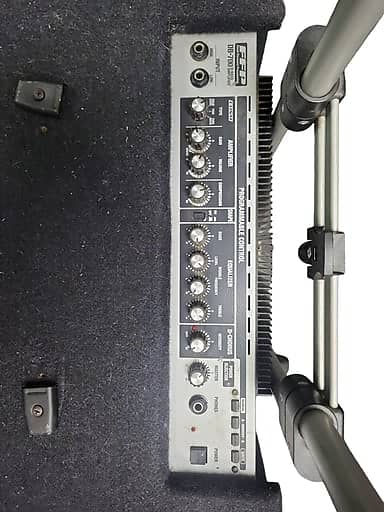 Roland DB-700 D-Bass 2-Channel 250-Watt 1x15