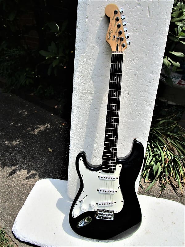 Fender "Left hand" Squier  Stratocaster, 1997, Korea, Black, Gig Bag image 1