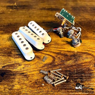 Indy Custom Shop S-Style Pickup Set & Wiring Harness (2000s - White) for sale