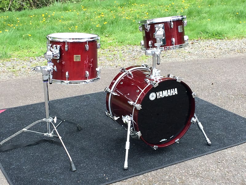 Yamaha Maple Custom Absolute Drum Set image 2