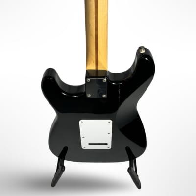 Fender Standard Stratocaster *1992* with Vintage Tremolo, Rosewood Fretboard Black image 9