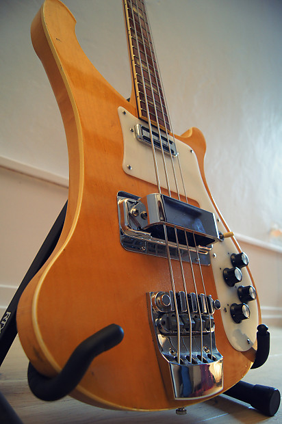 Aria RB 750 (Rickenbacker 4001 lawsuit) Made in Japan 1977