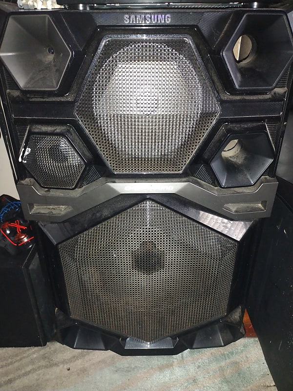 Samsung 4000 Watt Giga Sound System Speakers 2016