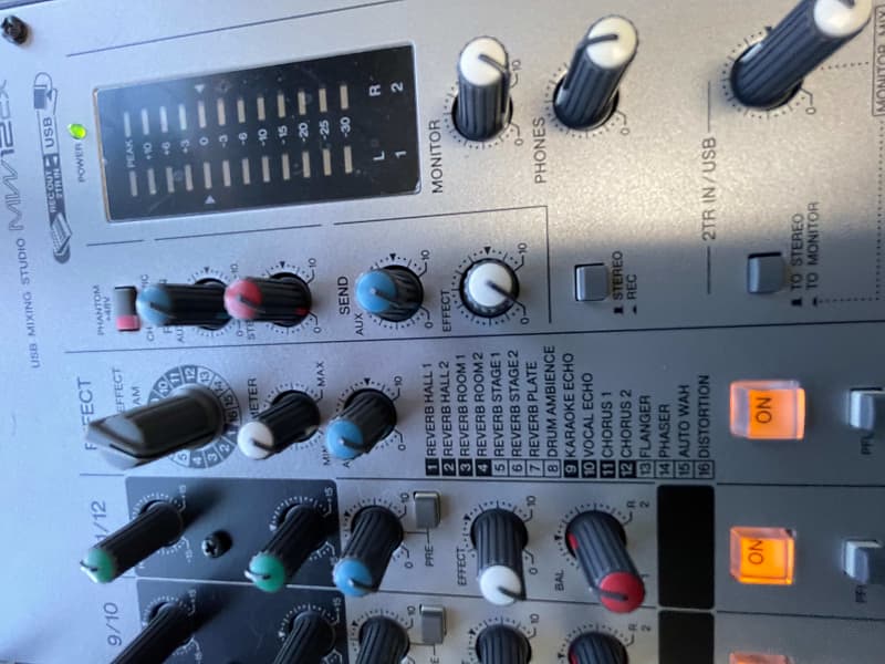 YAMAHA ミキサー　mw 12cx Yamaha MW12CX 12-Channel USB Mixer with Compression and FX