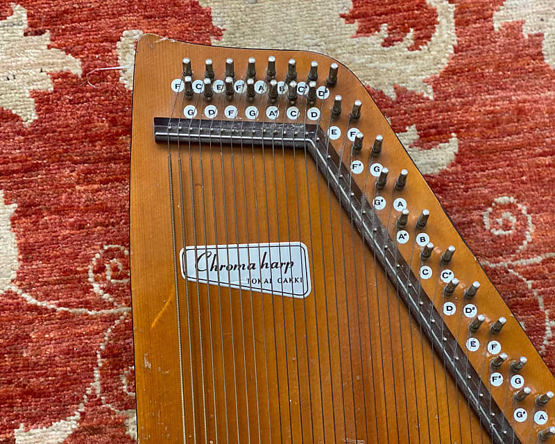 Tokai Gakki Chroma Harp Autoharp