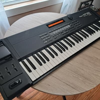 Roland XP-50 61-Key 64-Voice Music Workstation Keyboard W/ SKB hard carry case($400+ value)