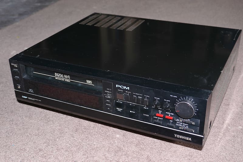 Toshiba DX-900 VHS VCR with PCM Audio Recording Capability