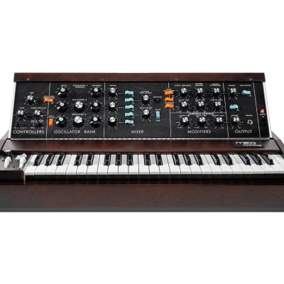 Moog Minimoog Model D Analog Keyboard Synthesizer (2022 Edition) [DEMO]