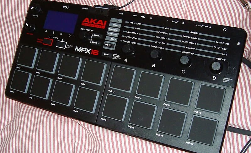 Akai MPX16 Sampler Sample Player Drum Machine With MPC Pads Excellent  Condition Black