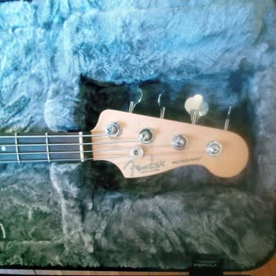 Fender American Professional Precision Bass with Rosewood Fretboard 2018 Olympic White image 10