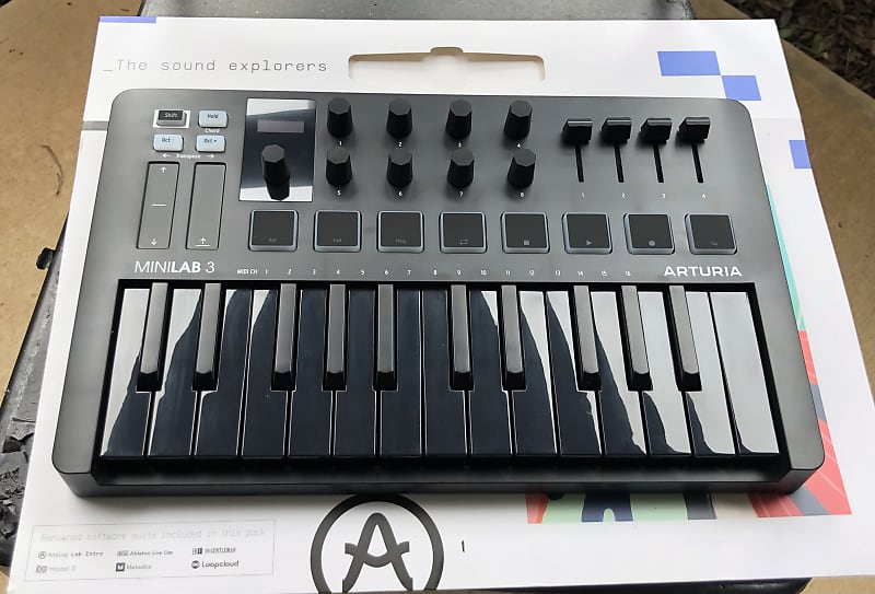 Arturia MiniLab 3 Hybrid Keyboard Controller Deep Black