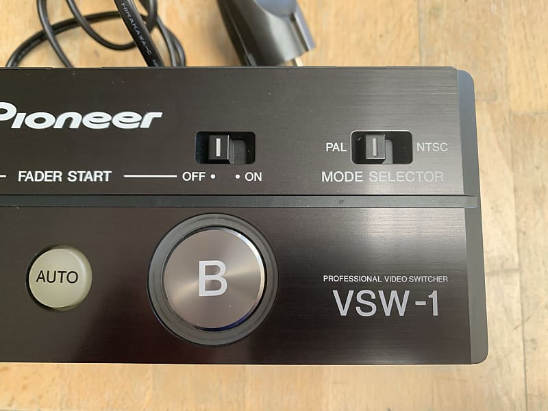 Pioneer VSW-1 video switcher