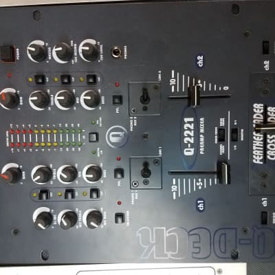 American DJ pro-dj1 /Q-2221 with case 90-99 image 1