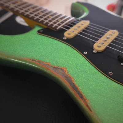 American Fender Stratocaster Relic Green Sparkle HSS image 3