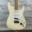 2000 Fender Standard Stratocaster with Maple Fretboard Arctic White w/HSC
