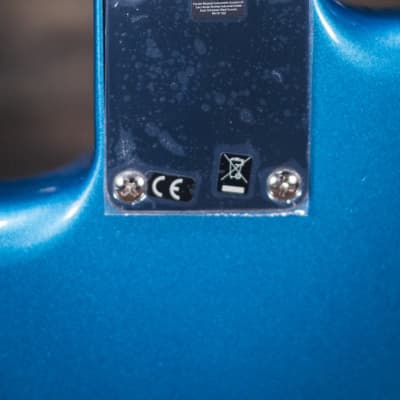 Fender Vintera II '60s Stratocaster, Rosewood Fingerboard - Lake Placid Blue with Deluxe Gig Bag image 10