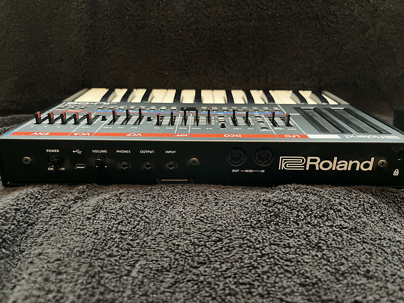 Roland JU-06 Boutique Series Synthesizer Module with K-25m