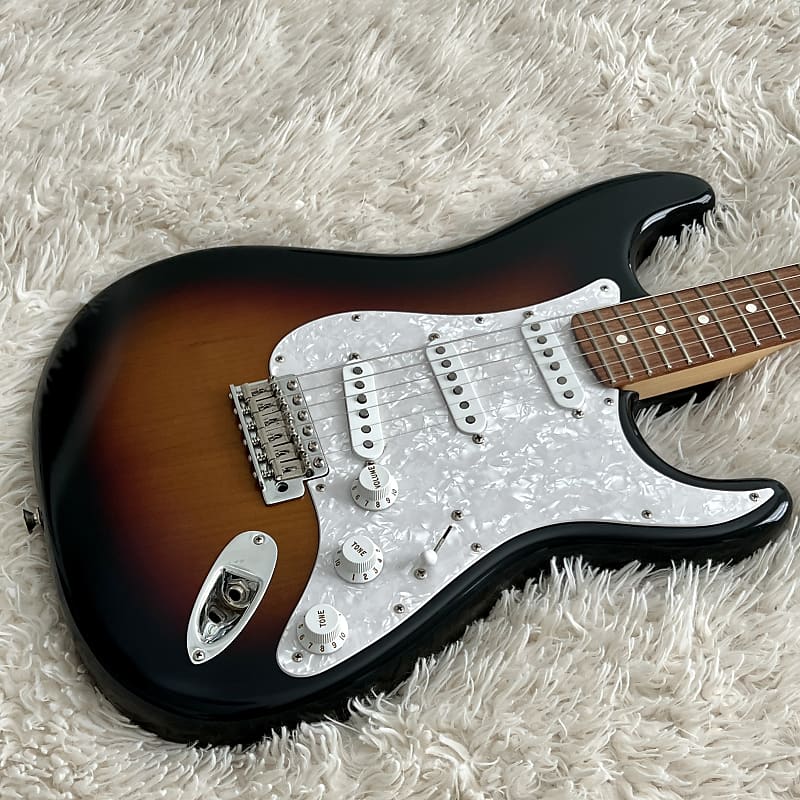 2004 Fender Highway One Stratocaster Sunburst Electric Guitar image 1